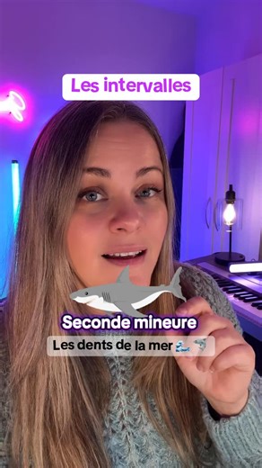 Geneviève Paré | Coach Vocal & Chanteuse on Instagram: "Voici des chansons pour reconnaître plus facilement les intervalles! 🎵⭐️ C’est tellement un outil puissant de connaître ses intervalles autant pour développer la justesse vocale, la précision, mais aussi l’oreille musicale! 💪🏻 ❓ Si jamais tu ne sais pas ce que sont les intervalles : c’est la distance entre deux notes et j’ai justement fait une vidéo explicative sur mon profil :) . Et toi c’est quoi les chansons que tu te répètes pour bie