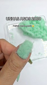 Unhas anos 2000 com pelúcia 🫣 #unhas #manicure #unhaslindas #Anos2000 | Larissa Leite Unhas
