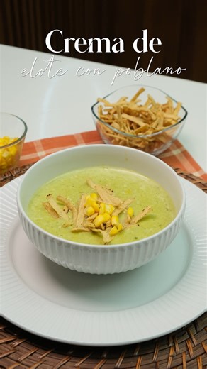 🌽🌶️ ¿Qué tal una cena que reconforte el alma después de un largo día? Nuestra Crema de Elote con Poblano es justo lo que necesitas. Prepárala en minutos y disfruta de su cremosidad y el toque picante del poblano. ¡Una delicia para recargar energías y sonreír al final del día! 😊🍲 Ingredientes: 🇲🇽 2 ¼tza de rajas de chile poblano 🔸Tortillas de maíz para freír tortillitas 🧅1 cebolla picada 🧄1 diente de ajo 🌿1 hoja de laurel 🧂1pzca de sal 🍗1tza de caldo de pollo 🌽2tzas de elote 🌽¼tza d