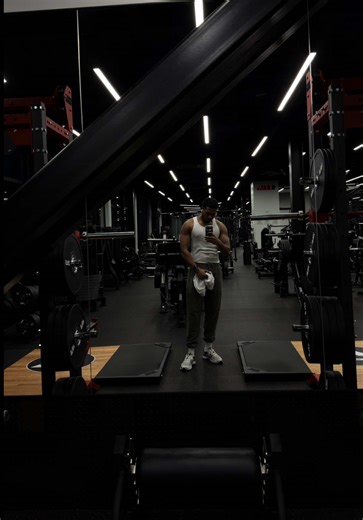 5 AM Club: Chest Day Workout Routine