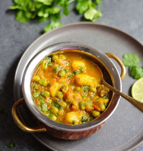 Instant Pot Aloo Matar (Potato & Peas Curry)
