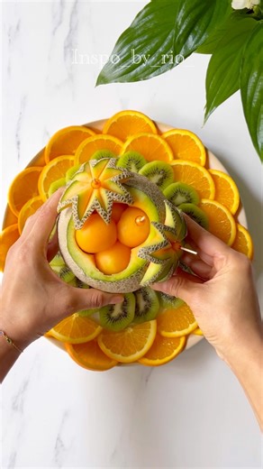 Fruit Platter Idea 🍈✨ Easy melon carving and cutting tutorial for beginners, paired with fresh oranges and kiwi. Simple fruit styling to create a beautiful, colorful platter — perfect for parties and special occasions 💛 Follow for more fruit carving and food styling ideas 🍊✨ . #fruitplatter #MelonCarving #FruitCarving #FruitDecoration #FoodStyling #HealthyFood #CreativeFood #PartyFood #inspobyrio | Inspo_by_rio