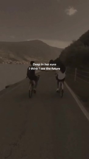 Shut Up And Dance Song Lyrics - WALK THE MOON