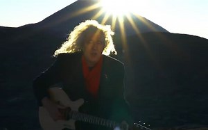Brian May -Brian May - Another World  (Official Video)