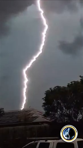 376K views · 4.1K reactions | HSC follower Amanda sent us this very close lightning strike video from Mango Hill QLD that gave her husband a good laugh. | Higgins Storm Chasing | Facebook