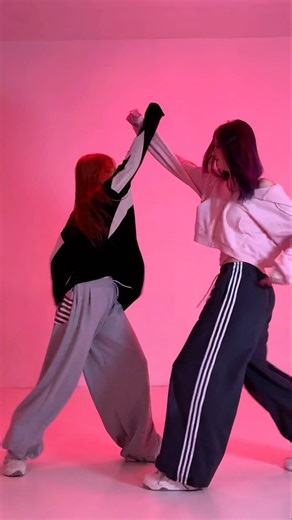 “Red lights” - ‪@StrayKids‬ dance cover ❤️‍🔥 #kpop #redlights #straykids #kpopdance #kpopcover
