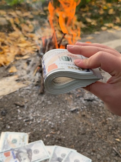 1'🔥What’s the most reliable way to keep money at home?Look here#CashSafe #SafeBox #moneysafeforkids #HomeSafe #TikTokMadeMeBuyIt #FYP #Viral