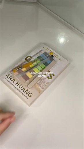 Annotating ASMR 💛 #annotations #bookasmr #asmr #booksounds #reading