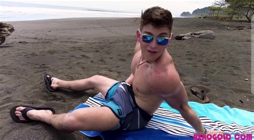Reno Gold masturbates on the beach