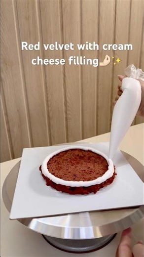 Red velvet cake with cream cheese filling🤌🏻✨💕 #redvelvetcakerecipe #redvelevetcake