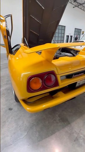 Yellow Lamborghini Diablo Looks Absolutely INSANE! 🔥 90s Supercar Legend #supercar #lamborghini