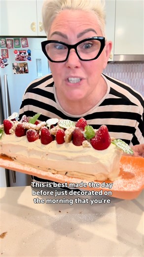 Gingerbread Christmas Log 🎄🍪 – The recipe is in the comments. ⬇️ This no-bake Gingerbread Christmas Log is the festive dessert you didn’t know you needed! It’s creamy, spiced, chocolatey, and has the perfect soft biscuit texture thanks to a little fridge time. The best part? You can make it up to 3 days in advance – because holiday prep should be low-stress and high on yum 😍 Decorate it however you like (I go full festive with strawberries, mint and crushed cookies!) – and watch it vanish in 