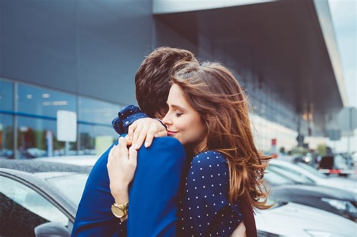 5 Signs You Met the Right Person at the Wrong Time