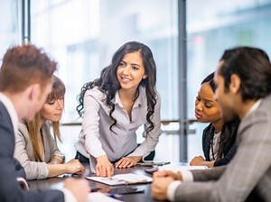 Pros And Cons of B2B: What You Need To Make The Right Choice