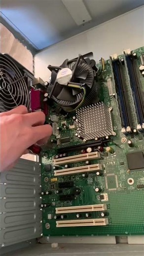 Nothing beats the sound of a Pentium 4 boot #retro #pc #tech