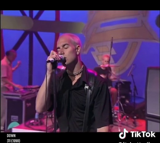 311 'Down' Live Performance (1998)