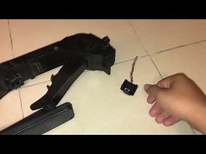 No idea how to replace the pedal position sensor of your W211 E Class? Watch this video!