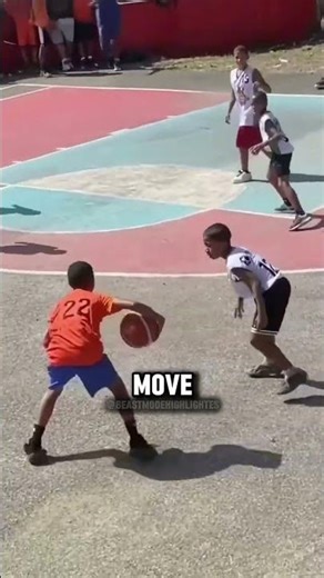 Bro Was Having A Staring Contest 🤡 #streetball #basketball #usa
