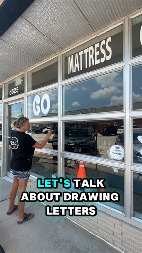 Lettering on windows isn’t as easy as it looks, trust me, I’ve had my share of funky words over the years 😅 But here’s my #1 tip: use the window bars to space out your letters. For example, when painting TIGERS, I split the letters evenly on each side so it looked balanced across the glass. Neon outlines, bold fills, and a little patience go a long way in making words pop off the windows. Always start from the middle and work your way out. Got your own tricks for lettering? Drop them in the com