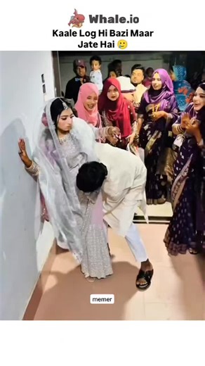 KANSARA UTSAV ASHVINBHAI on Instagram: "在日本，研究人员正利用智能人行道将日常活动转化为清洁能源⚡。这些道路内嵌特殊的压电材料，可以从行人的脚步中收集动能。当人们行走、奔跑或跳跃时，路面会轻微变形，从而产生机械压力。压电晶体将这种压力转化为电能🔋。 这些能量可用于照亮路灯、为公共显示屏供电，甚至监测行人流量。这种技术不仅减少了能源浪费，还展示了未来城市的无限可能🌍。 在东京、京都等城市的试验区，人们的每一步都在为绿色地球贡献力量💚。科技让生活更环保，也让每一个脚步更有意义✨ #日本 #科技 #创新 可持续 绿色能源 未来城市 环保 知识 事实 推荐 你知道吗 技术 实验 热门"