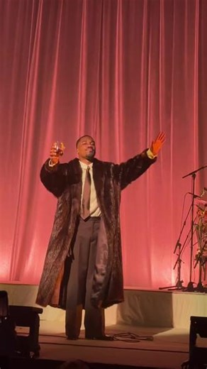 站军姿三个多小时就等哥这套核心出装！就是darkplay有点太多… #giveon #上海回响之地 #giveon现场版live #heartbreakanniversary