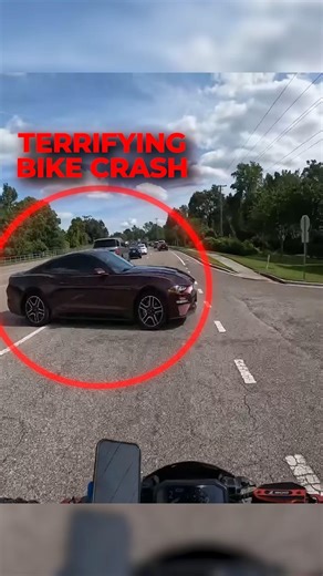 Karen Causes TERRIFYING Crash — Then BLAMES the Biker! 😱‪@hiagoF‬