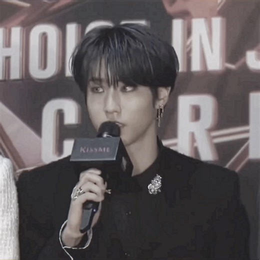 Blue Hair emo Han, come back to me😔 #bluesung #hanjisung #straykids #foryoupage #viral #kpop