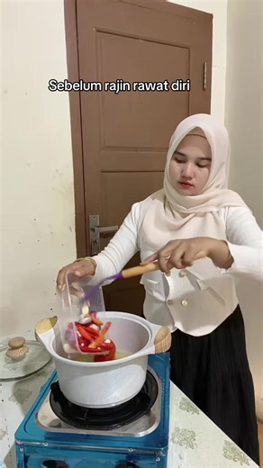 Sbnar nya kalau ada niat gak harus shunntik puutihh untuk mendapatkan kulit yg cerah,ckup rajin scrup seminggu 3 kali dan exfoliasi kulit dn rajin pakai lotion stiap malam dan maandi dgn sabun yg ada kandungan aha nya@Owner meugah beauty
