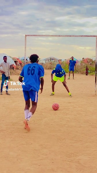 فيديوهات أنشأها Qadar k k 17 (@qadarkk14) باستخدام Shake Body - Skales