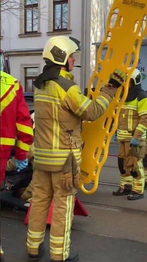Große Seitenöffnung zur Rettung - Feuerwehr Dresden