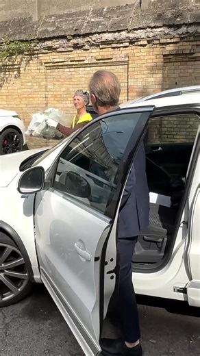 Street Cleaner Has Enough | Lady Panda