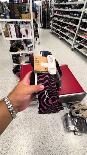 🏀😮‍💨 The Nike Elite sock era was DIFFERENT. KDs. LeBrons. Kobes. Elite socks. If you know… you KNOW. 🔥 #ross #kobe #kd #sneakers #sneakerhead