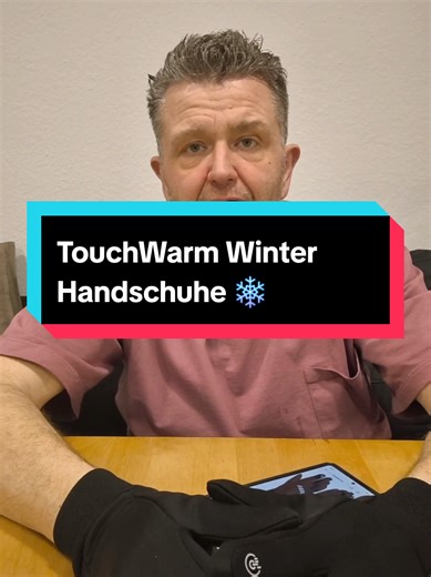Nie wieder kalte Hände beim Handy benutzen! ❄📱 Diese Thermo-Touchscreen-Handschuhe halten dich warm und du kannst trotzdem ganz normal tippen, scrollen oder telefonieren. Perfekt für Winter, Spaziergänge, Arbeit oder Sport. Rutschfeste Innenfläche stylisches Design für Damen und Herren. Warm bleiben – online bleiben. 🔥 Hashtags: #winterstyle #touchscreenhandschuhe #wintermusthave #kälte #alltagshelfer