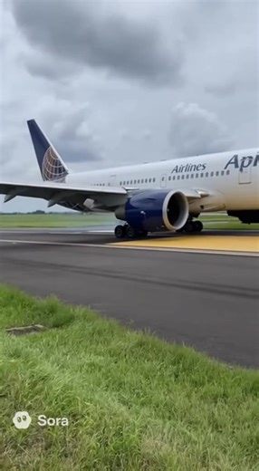 🌬️ 10. “Gust of Wind Pushes Jet Off Runway #planespotting | Top10 2K