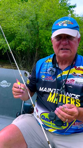 Master Vertical Jigging for Crappie Fishing Success
