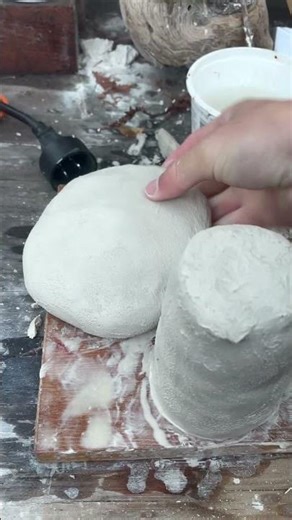 Day 11 ( making gnomes home ) #claymation #clay