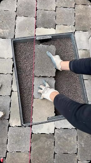 LNX Groundworks Ltd | How To Lay Blocks The Right Way 👍🏼 #construction #block #blocks #paving #drive #driveway #landscape #landscaping #landscapephotography | Instagram