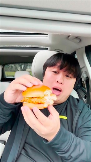 5.4K views · 95 reactions | Trying Wingstop for a Food Review! How does it taste? #wingstop #fastfood #fastfoodmukbang #mukbang #mukbangeatingshow #foodreview #foodcritic #waynedang | Wayne Dang | Facebook
