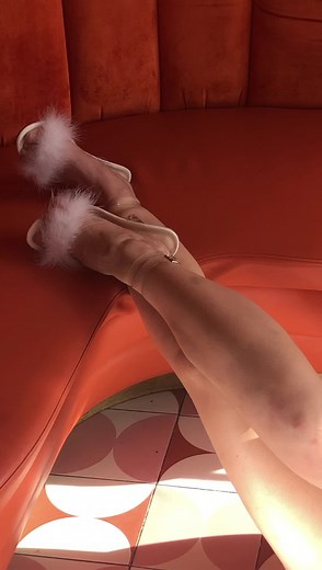 1.3M views · 3.5K reactions | I hope you’re having a lovely day! #burlesqueaustralia #burlesque #burlylife #burly #burlesquemelbourne | Gina Stirling | Facebook