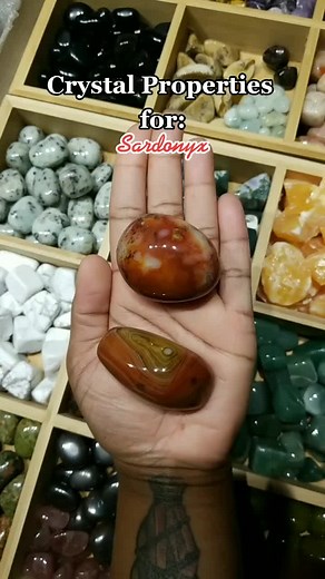 Exploring the Fascinating World of Sardonyx: Crystal Facts and Properties