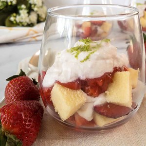 Easy No-Bake Strawberry Shortcakes