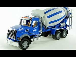MACK Granite Cement Mixer (Bruder 02814) - Muffin Songs' Toy Review