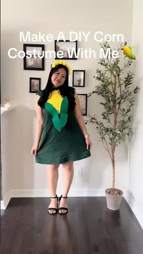 🌽 This DIY Corn Costume is perfect for Halloween, events, or fall festivals! 🌽 #diycostumes