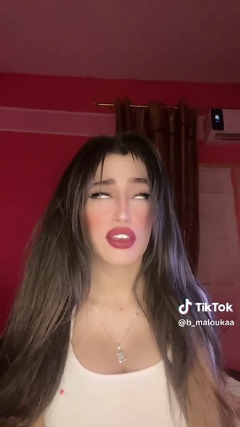 Engaging Conversations in Colorful Settings