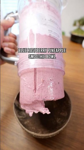 Blue raspberry pineapple smoothie bowl 😛