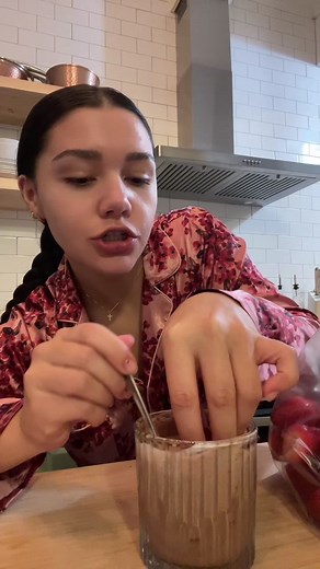 Healthy Chocolate Yogurt Whip Dip Recipe