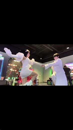 Ivan and Sua Siblings Cosplay Canon | Alien Stage Ivansua