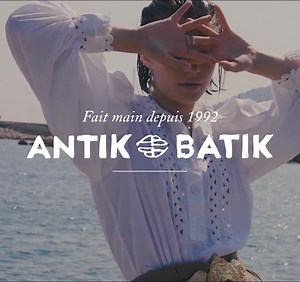 Cette saison, découvrez le style néo-bohème d'Antik Batik à travers un joyeux mix & match de coupes et d’imprimés. 🌸🌼 Livraison gratuite en France | AntikBatik