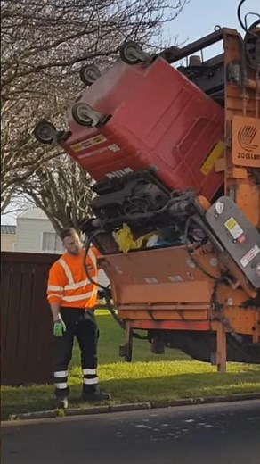 Biffa Bin Lorry On A General Waste Collection #bintruck #garbagetruck