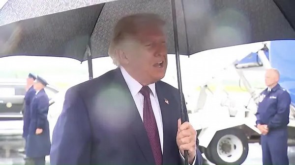 ‘You are all that matters to me’: White House aide left adoring notes for Trump in ‘private spaces’, new book reveals